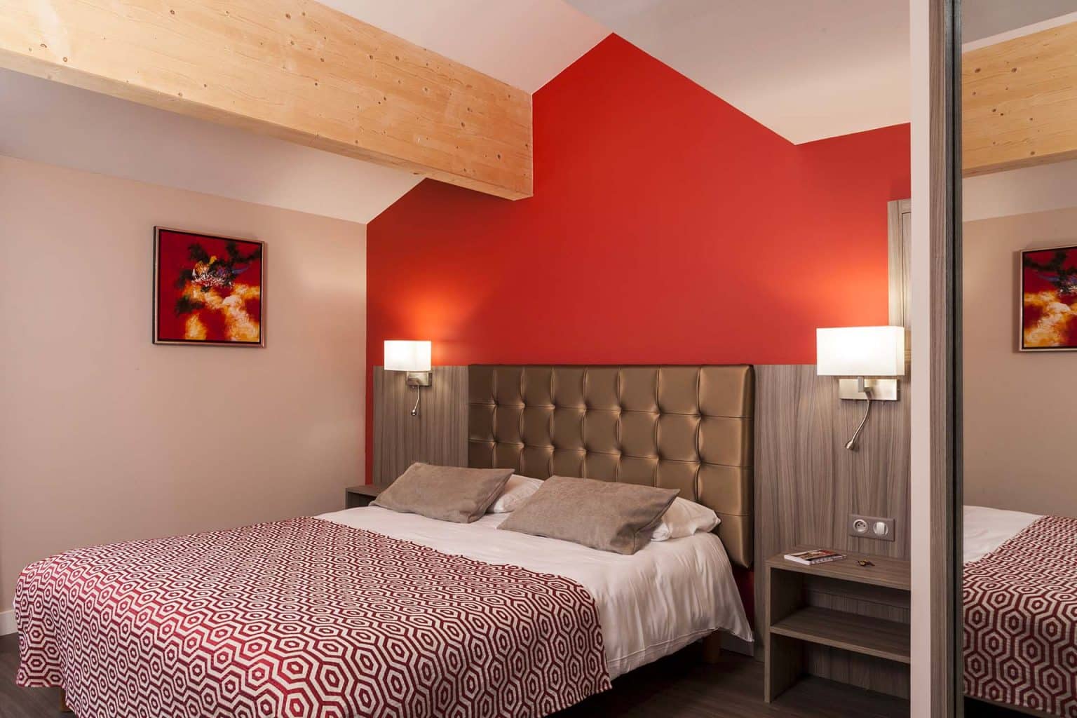 Brit Hôtel: Chambre d’hôtel spacieuse sur Foix